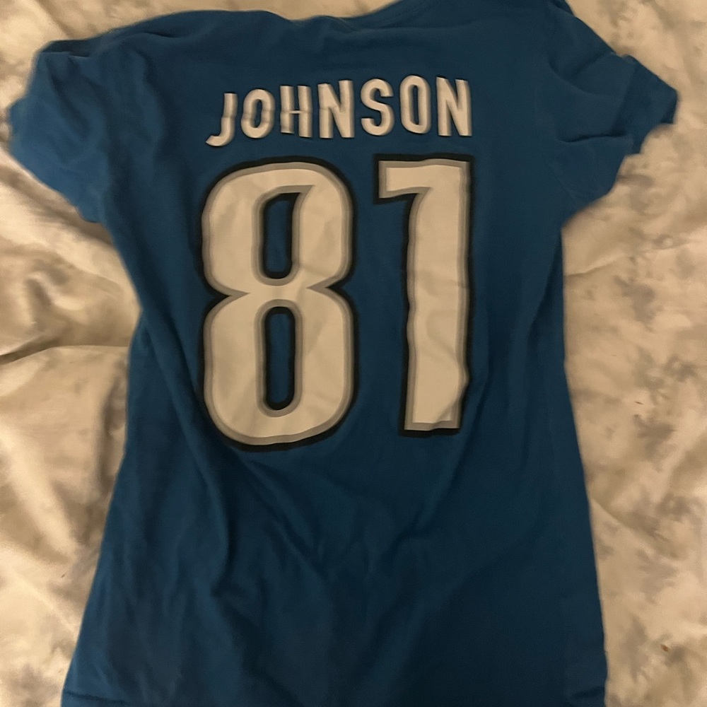 lions t-shirt/jersey